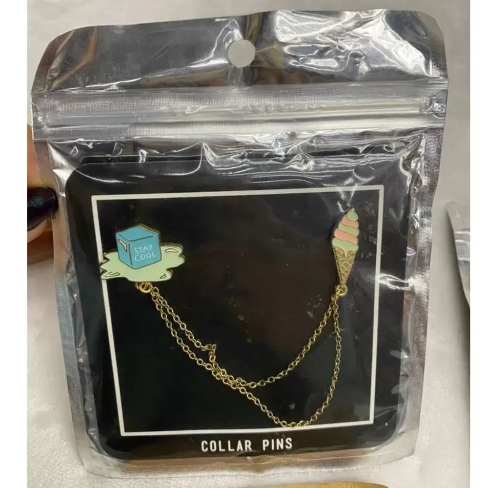 Macy´s made by TwelveNYC Enamel Pins and Collar Pins set of 4